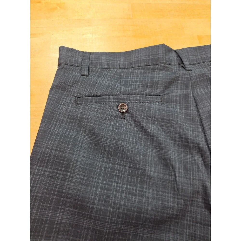 Chaps Shorts Mens Size 34 Black Gray Plaid Golf 78 Performance Short NWT